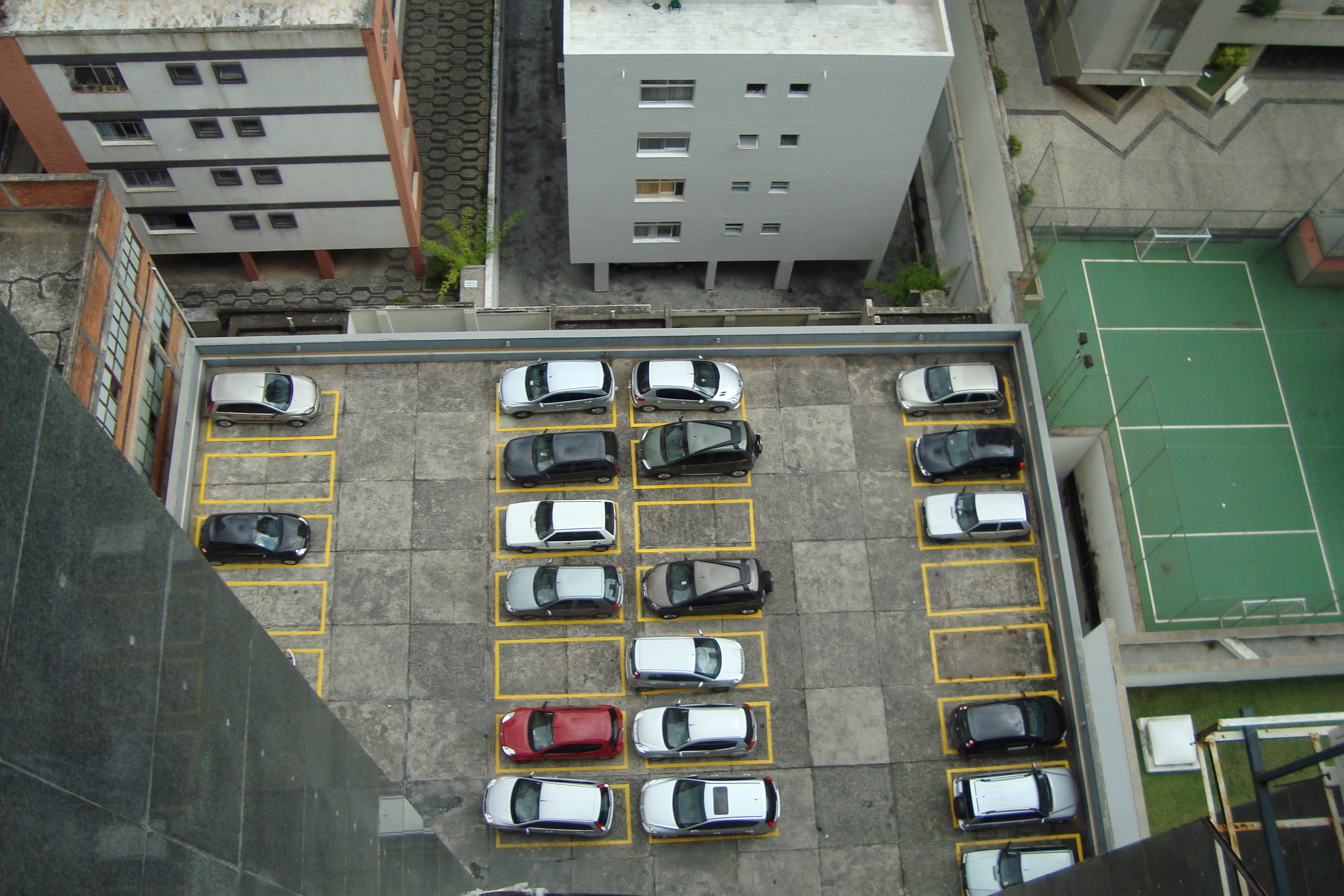 Um carro a mais na garagem! Pode?